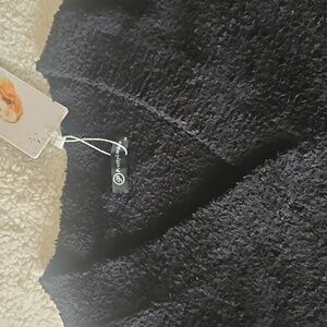 Pretty Garden Fuzzy V Neck Top